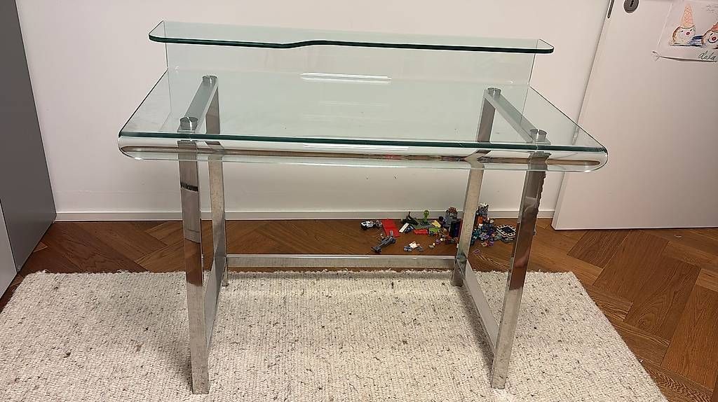 Tables: Schöner Designertisch – D'occasion à Stein AG par aur_lvf2