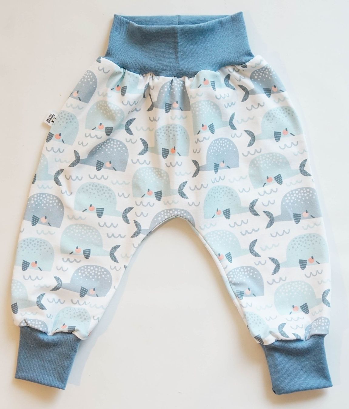 Pantaloni: Pumphose mit Wale/Blauwal - Gr.68/74 NEU – Nuovo e nell'imballaggio originale da Zürich venduto da sambaum 1