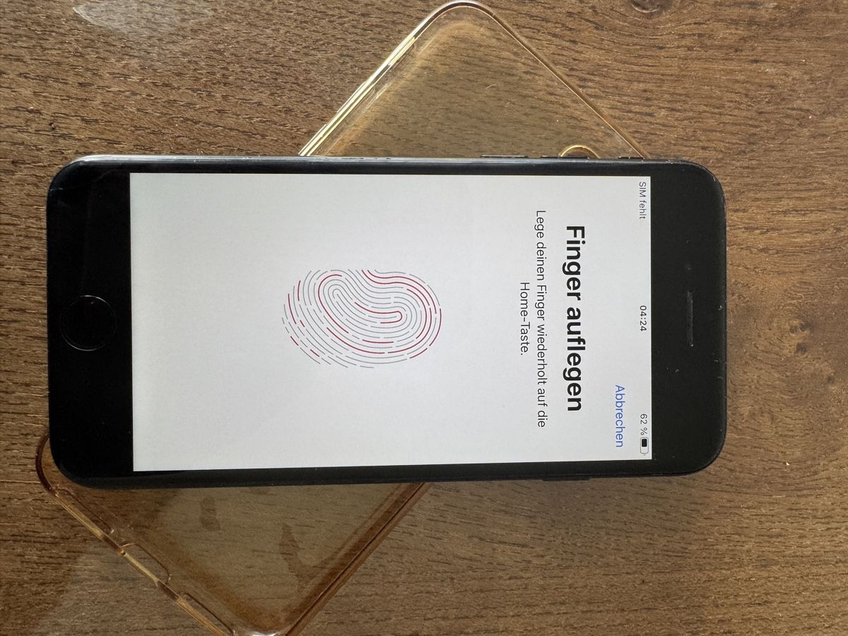 Apple Telefoni cellulari / Smartphones: iPhone 7 32GB Schwarz guter Zustand – Usato da Dietikon venduto da Leodnd 3