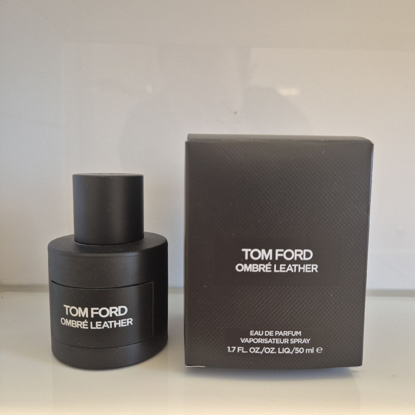 Tom Ford Profumi & Eau de Toilette: Tom Ford Ombré Leather 50ml ca. 92% – Nuovo (secondo la descrizione) da Stäfa venduto da F.Guldimann