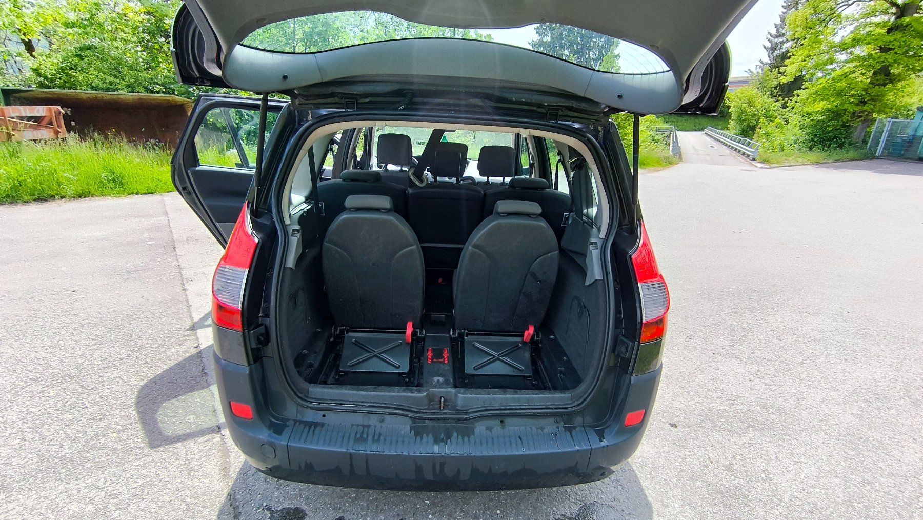 Renault Automobili: Renault Scenic 7 places. 31.03.2026 – Usato da BULLE venduto da tia_98d5 6