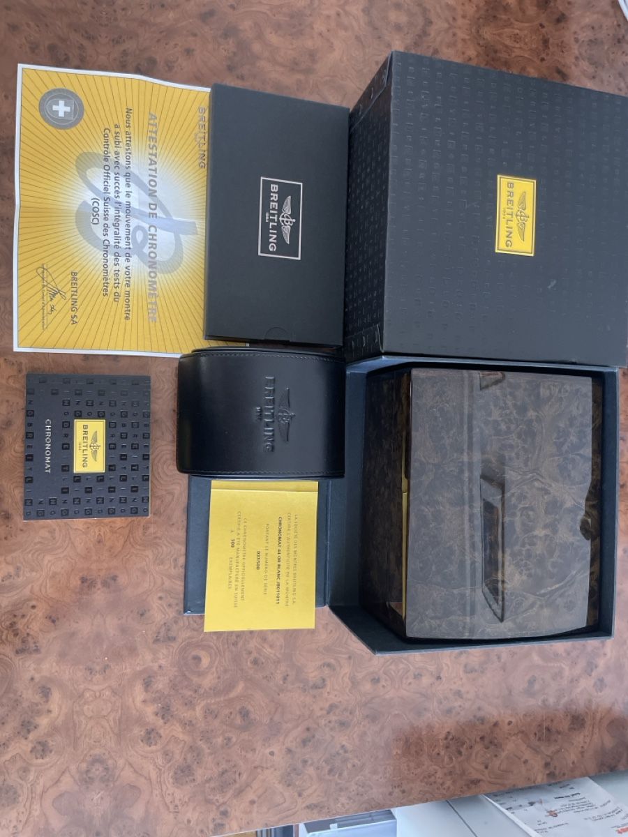 Breitling Uhren: Breitling Uhrenbox 44 mit papieren  – Gebraucht aus Biel/Bienne von robles 2