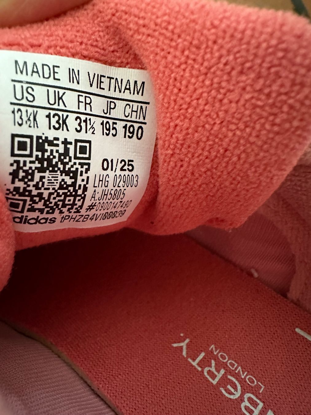 Adidas Scarpe da uomo: Adidas x Liberty Trainers size 31.5 – Nuovo e nell'imballaggio originale da Zürich venduto da dgo_5jrj 4