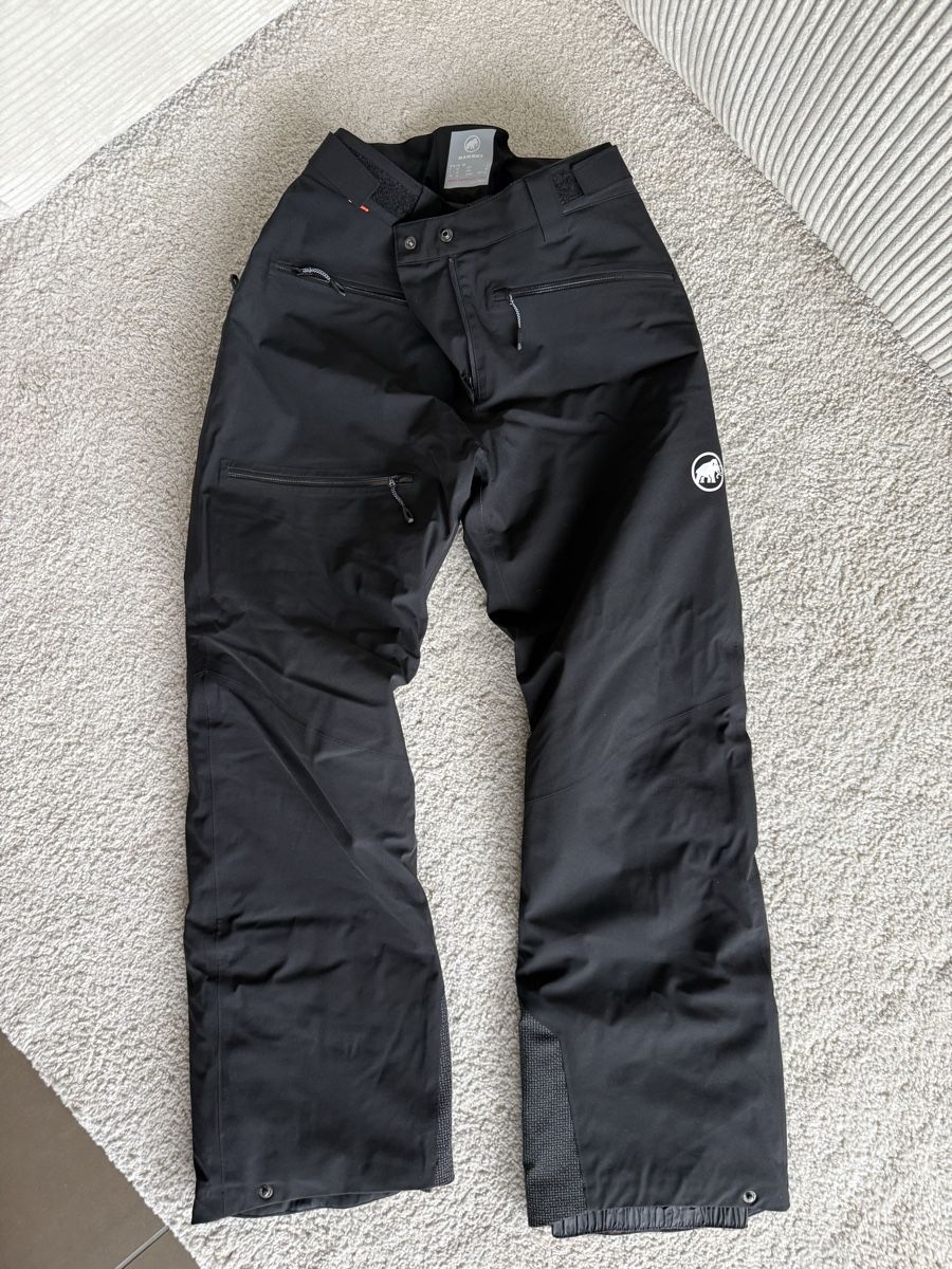 Mammut Pantaloni: Mammut Skihose schwarz Gr. 38 – Usato da St. Moritz venduto da Dolly14
