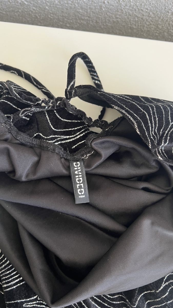 H&M Kleider: Schwarzes Glitzerkleid  – Gebraucht aus Wermatswil von Jara.a.s 2