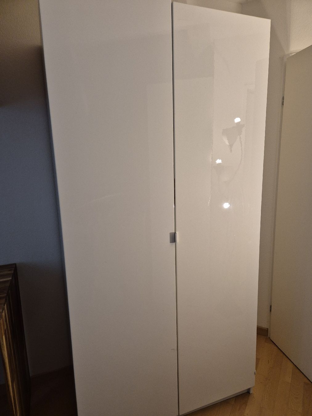 Armadi: Schrank Gratis zum abgeben – Usato da Zürich venduto da ale_52yq