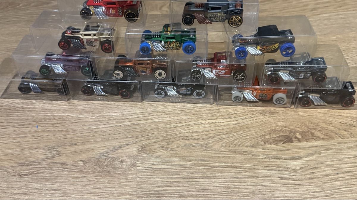 Hot Wheels Modellini d'auto: Lot de 15  Hot Wheels boné shaker – Usato da Villars-sur-Glâne venduto da Mitodc2 1