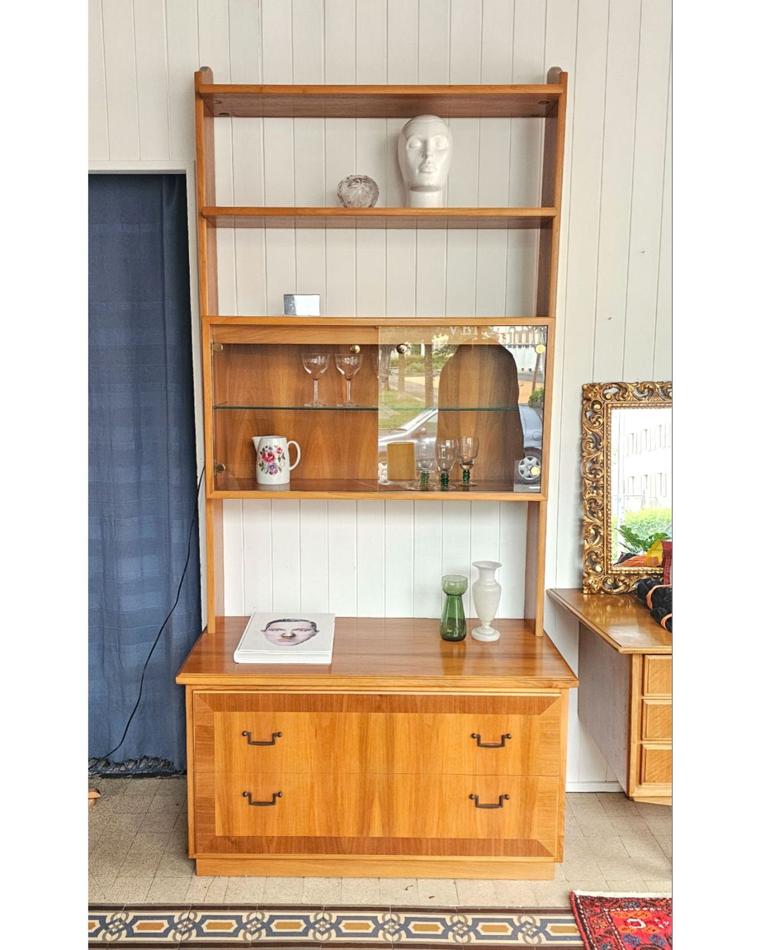 Scaffali: Bibliothèque vitrine éclairée – Usato da La Chaux-de-Fonds venduto da Saanna 1