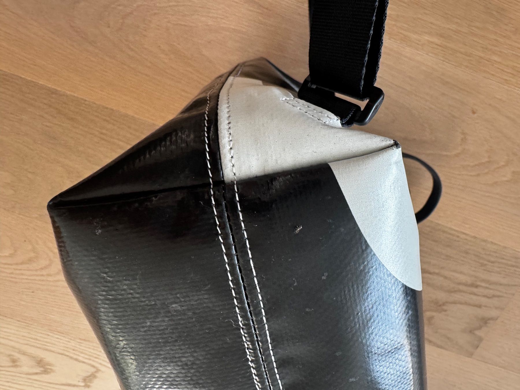 Freitag Zaini: Freitag Rucksack,Pete, Top Zustand, Schwarz/... – Nuovo (secondo la descrizione) da Oensingen venduto da sternchen011 3