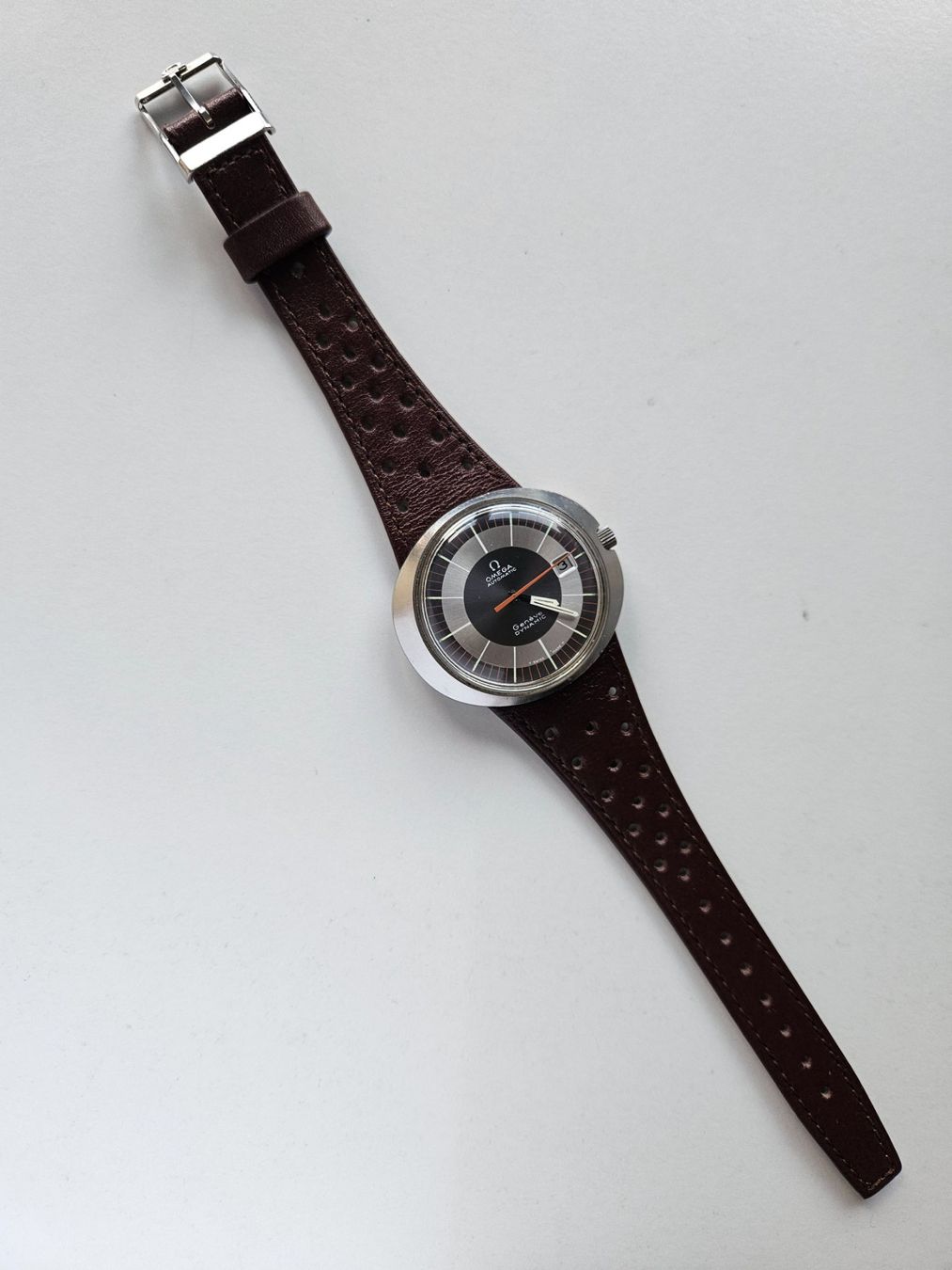 Omega Orologi: 664 Omega Dynamic Geneve Automatic Date Bull Eye – Usato da Berikon venduto da mmm21 1