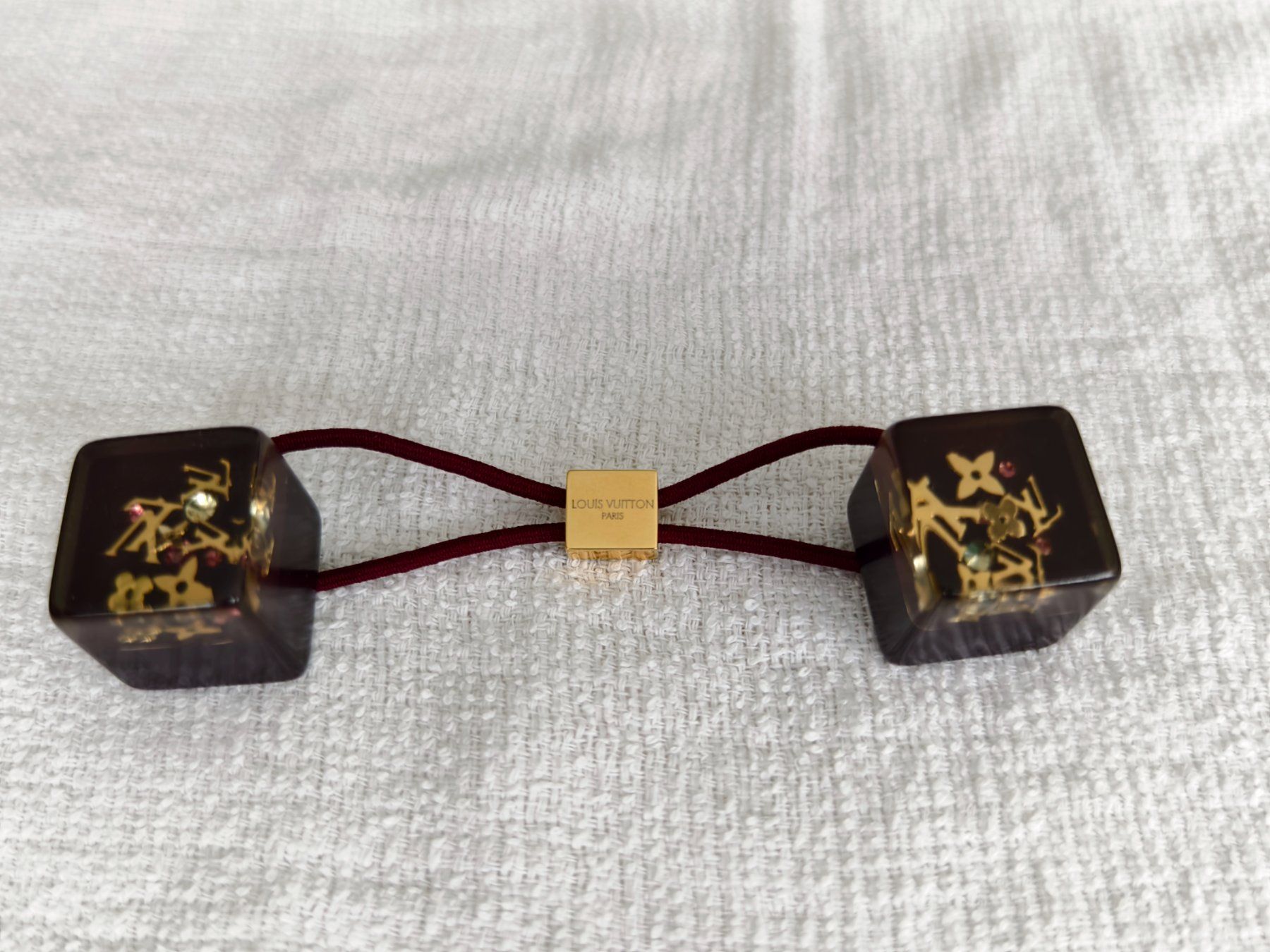 Louis Vuitton Accessori per capelli: Louis Vuitton(LV) original Hair Cube – Usato da Landquart venduto da Sioux0 2