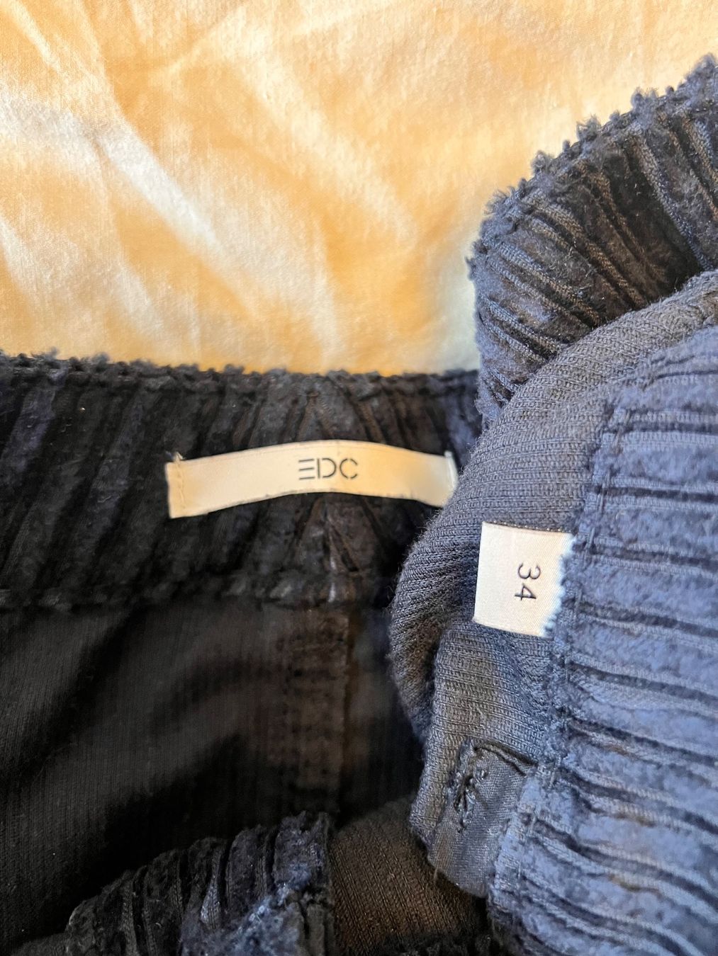 Asos Gonne: Jupe noire Asos, taille 34 – Usato da Neuchatel venduto da jaz_77ly 3