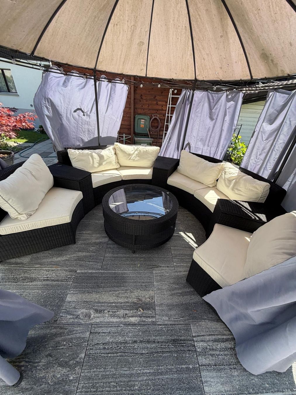 Set di tavolo e panche: Garten Lounge Polyrattan Sitzgruppe mit Tisch – Usato da Wettingen venduto da Wettige5430 1