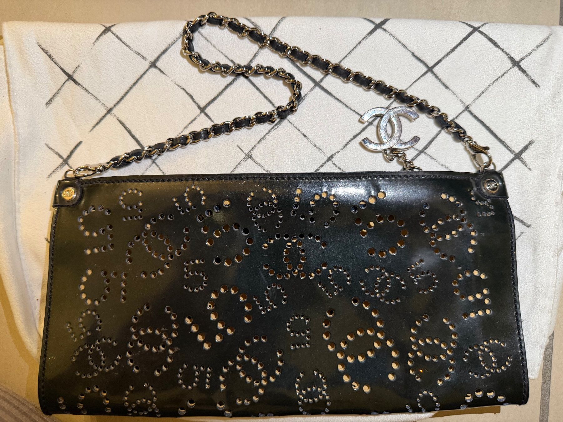 Chanel Taschen für Damen: Chanel sac pochette authentique vintage – Neu (gemäss Beschreibung) aus Bulle von Re-a-loved