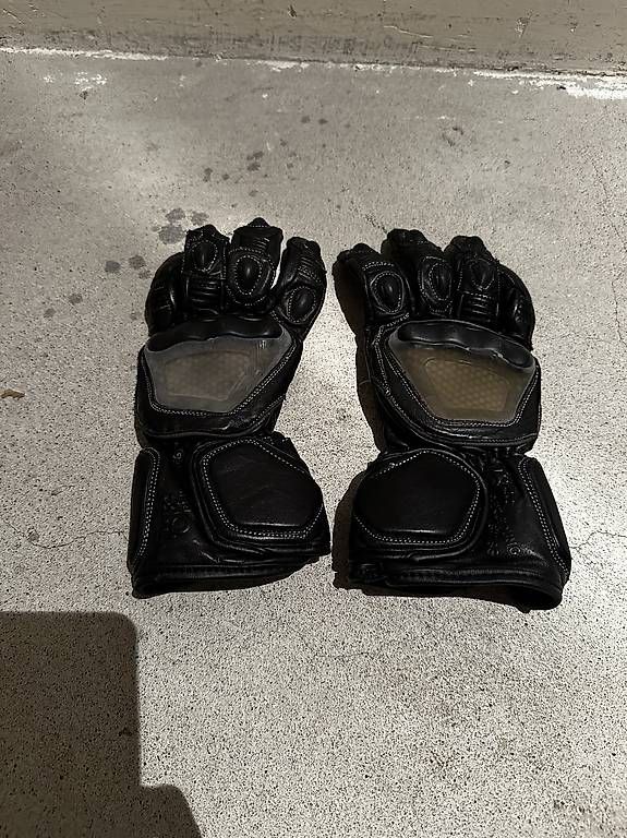 Guanti & manicotti: Motorradhandschuhe – Usato da Wettswil venduto da SB_art