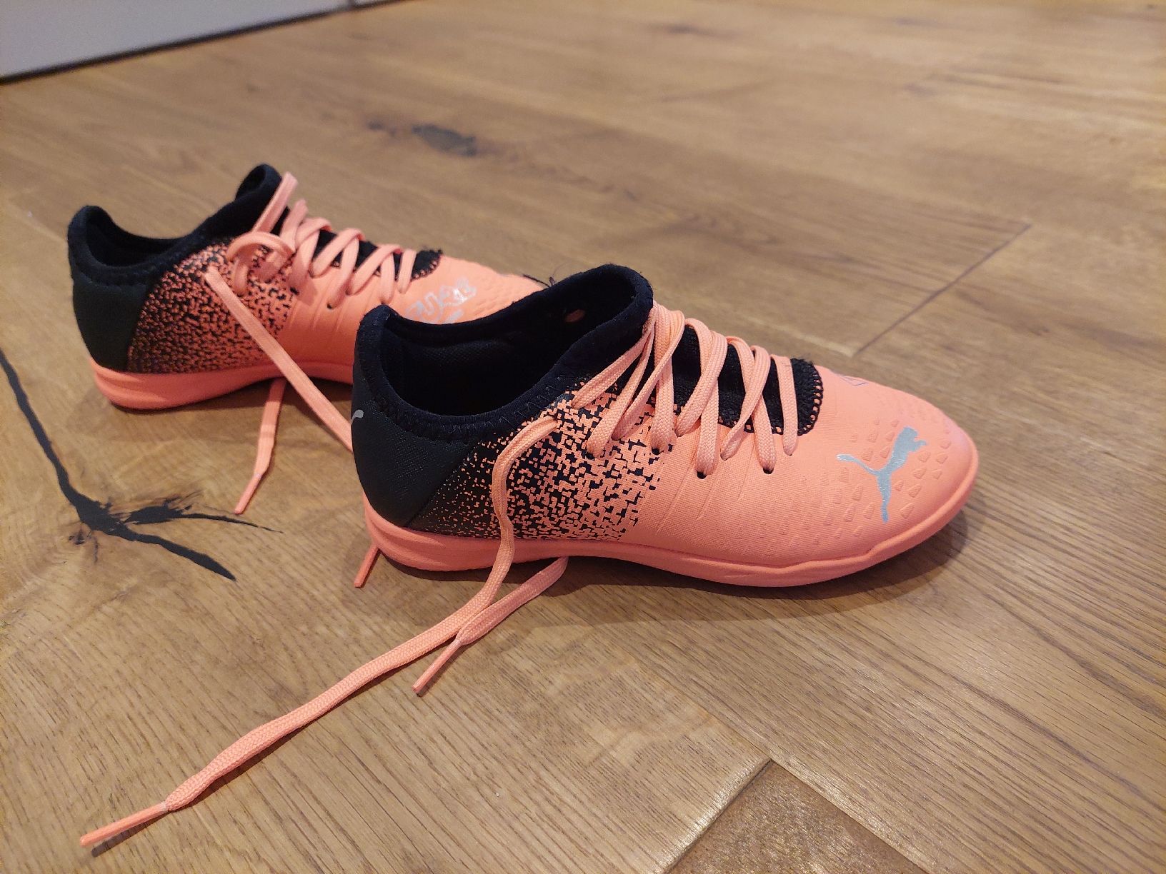 Puma Scarpe per ragazzi: Hallenschuh Puma Future Gr.31 – Nuovo (secondo la descrizione) da Niederbuchsiten venduto da Dins01