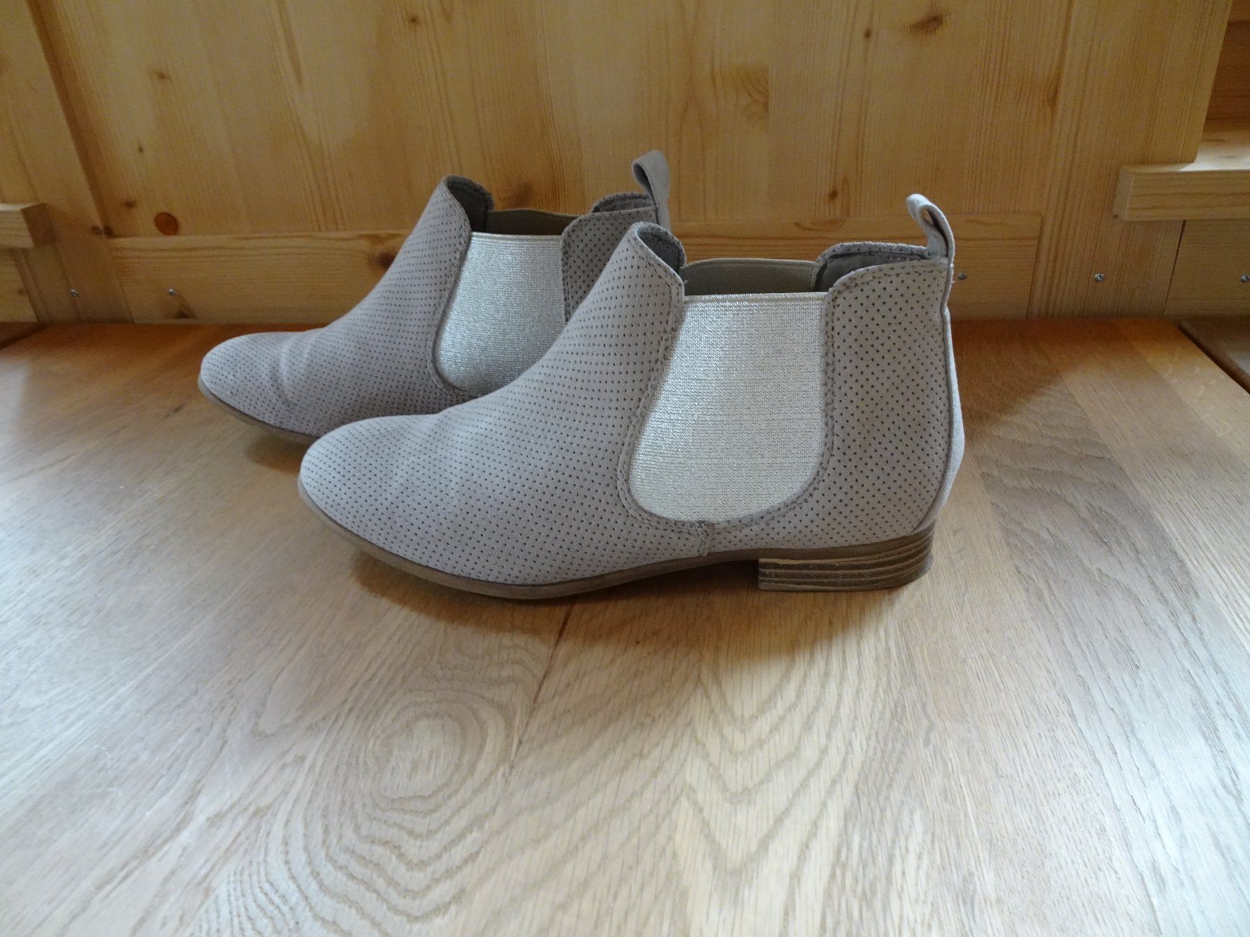 Graceland Scarpe da donna: Graceland Stiefelette beige - silber Gr. 36 - 260282 – Usato da Küssnacht am Rigi venduto da Schuhe-Secondhand