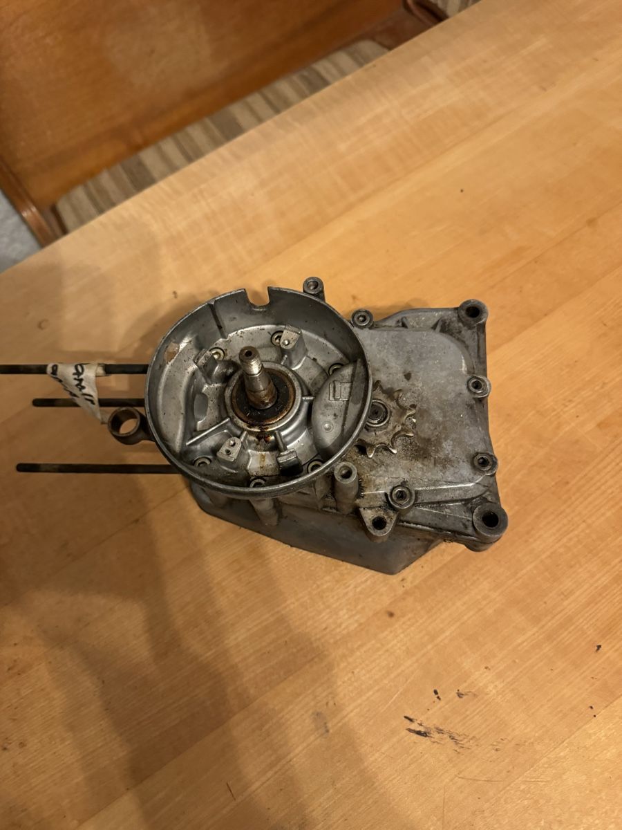 Tutti i ricambio per moto: Minarelli Motor – Usato da Dübendorf venduto da Sachs621 3