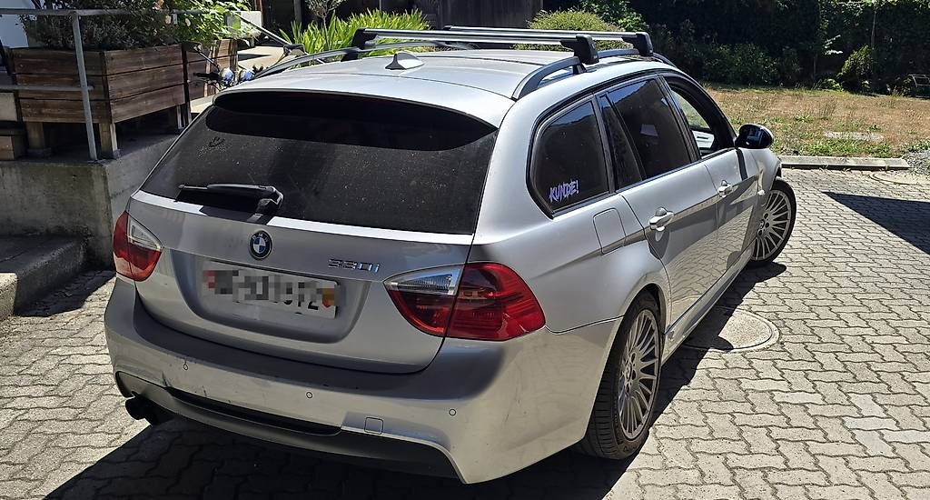 Autos: BMW 330i e91 M Paket – D'occasion à Rapperswil BE par Egons 1