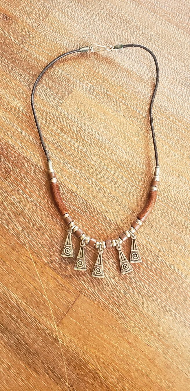 Colliers: Collier – D'occasion à Le Séchey par Jill93