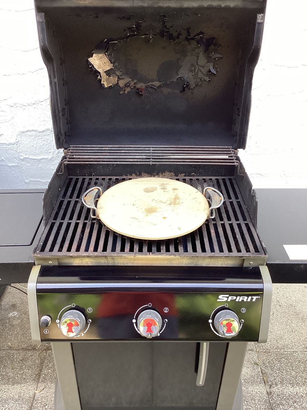 Weber Grills: Weber Grill Spirit E-320 mit neuen flavorizer Bars – Gebraucht aus Vezia von  3