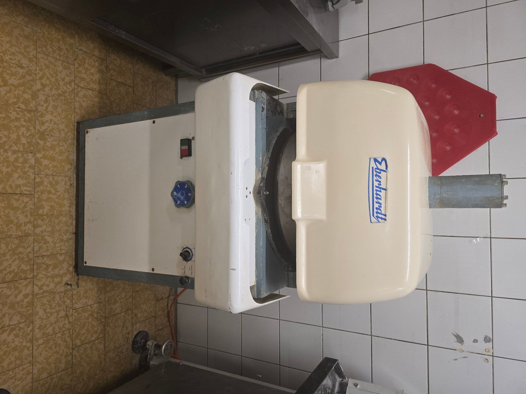 Tutte le macchine: Teigteiler, Rundwirker, Eberhard Brötchenpresse 30er – Usato da Steinen venduto da seb_6m2c