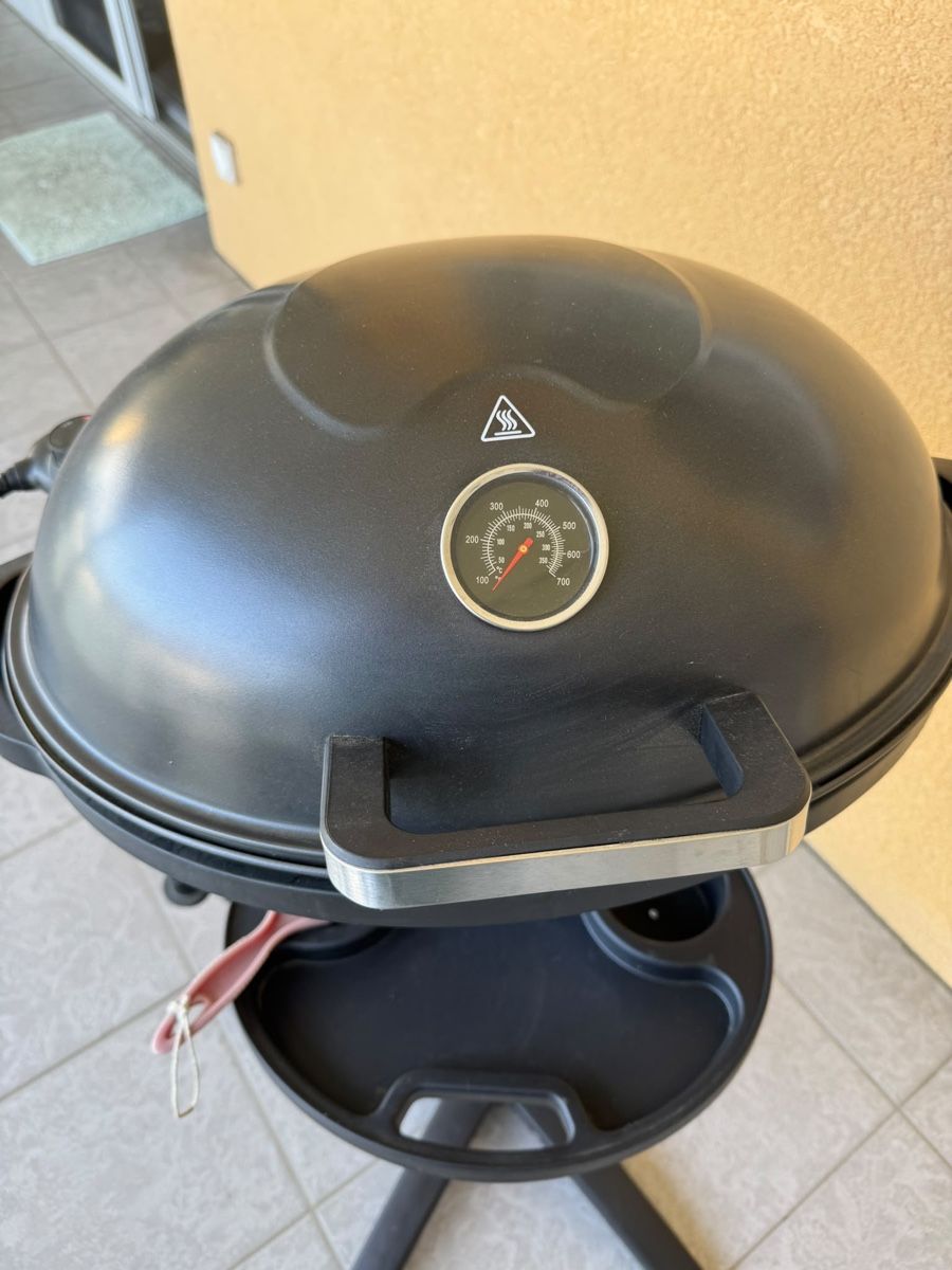 Griglie: Elektrogrill mit Standfuss und Ablage gebraucht – Usato da Unterkulm venduto da mahu87 1