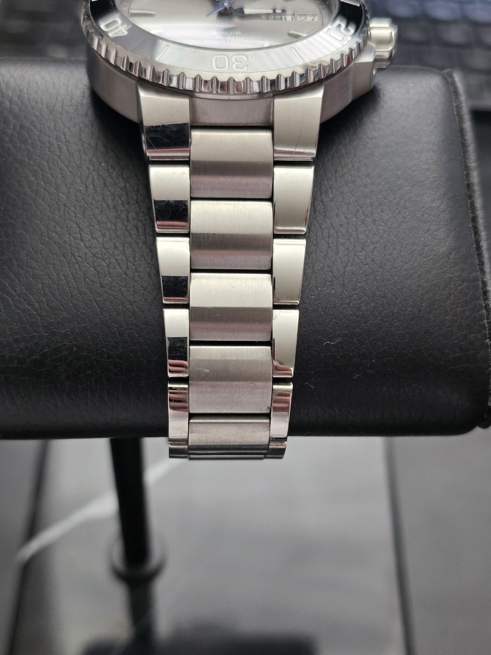 Oris Uhren: Oris Aquis Limited Edition Hammerhead – Gebraucht aus Zürich von Fash1on 3