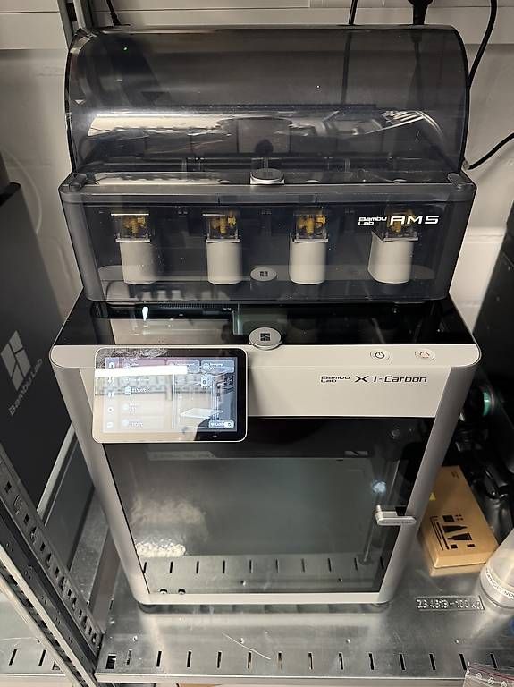 Bambu Lab 3D Drucker: Bambulab X1C AMS Combo – Gebraucht aus Gais von luk_2skm