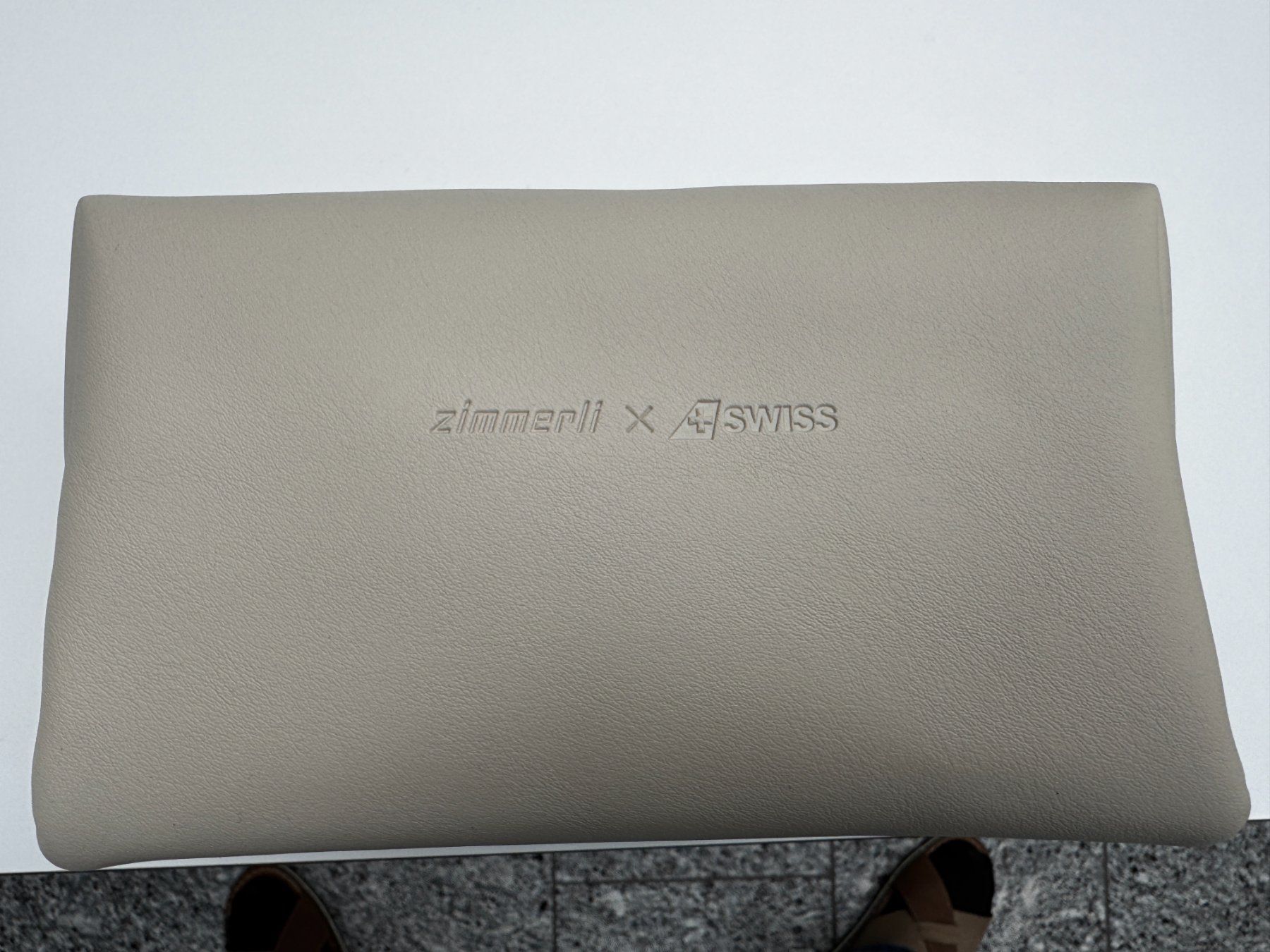 Custodie per cosmetici: SWISS First Class Necessaire Beige, Fabrikneu Ungebraucht – Nuovo e nell'imballaggio originale da Unterengstringen venduto da Tnovus 1