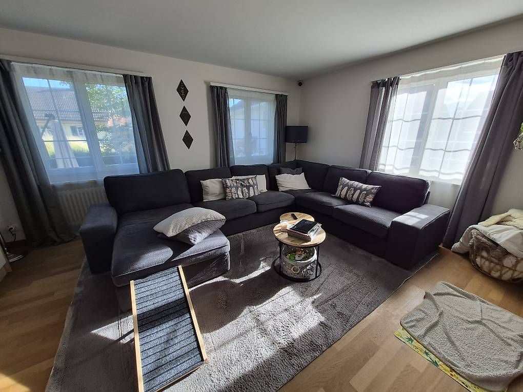 Divani: IKEA KIVIK Ecksofa mit Récamiere (U-Form) – Usato da Stettfurt venduto da Jezaig1989