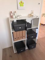 Regal mit Glasplatte weiss