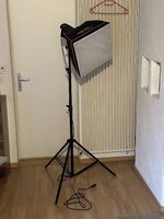 2 Stk. Walimex Daylight 250S inkl. Softbox und Stativ
