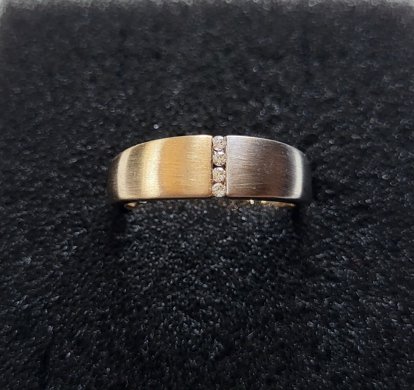 Anelli: Gold Ring Mit Steine – Usato da Wald ZH venduto da Dasilver