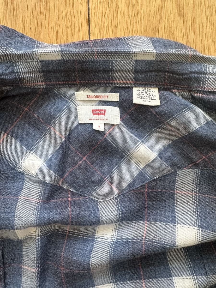 Levi's Camicette: Levi’s shirt size S  – Usato da Geneve venduto da iri_dr5s 2