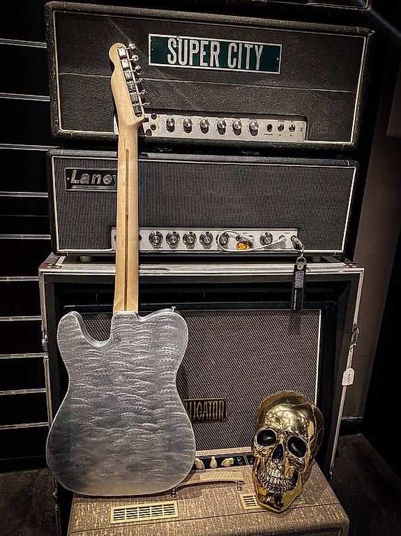 Musikinstrumente: Ted Guitars Motel aluminium telecaster – Gebraucht aus Montreux von Alligator-AMPS 3