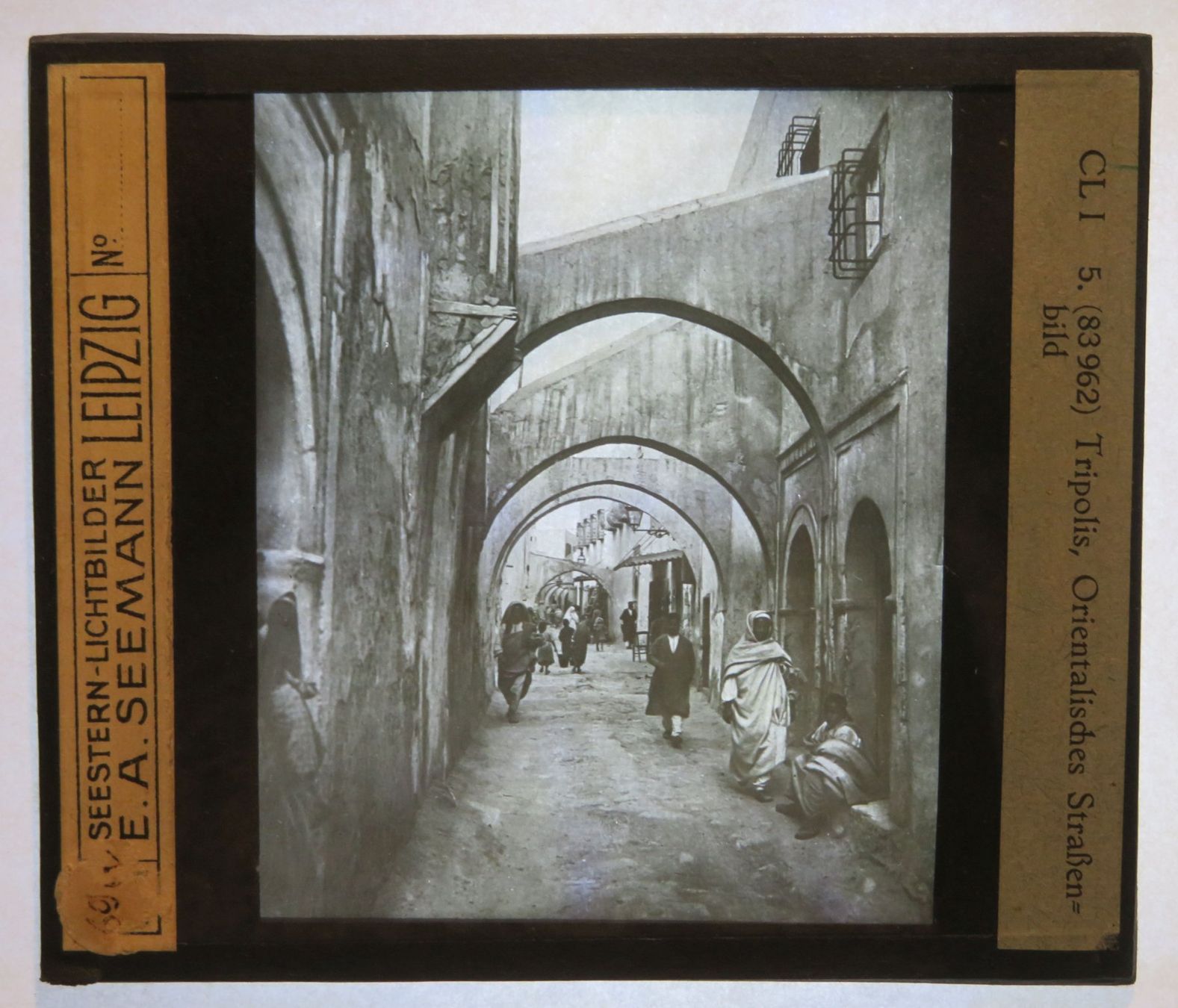 Foto & Immagini: Glasdia Libyen: Tripolis - orientalisches Strassenbild, 1925 – Usato da Oberriet SG venduto da ganesh435
