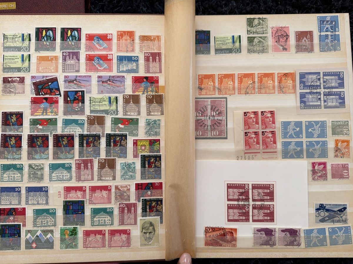 Alben: Briefmarken-Album Schweiz  – Gebraucht aus Hittnau von Pat_yl7f 3