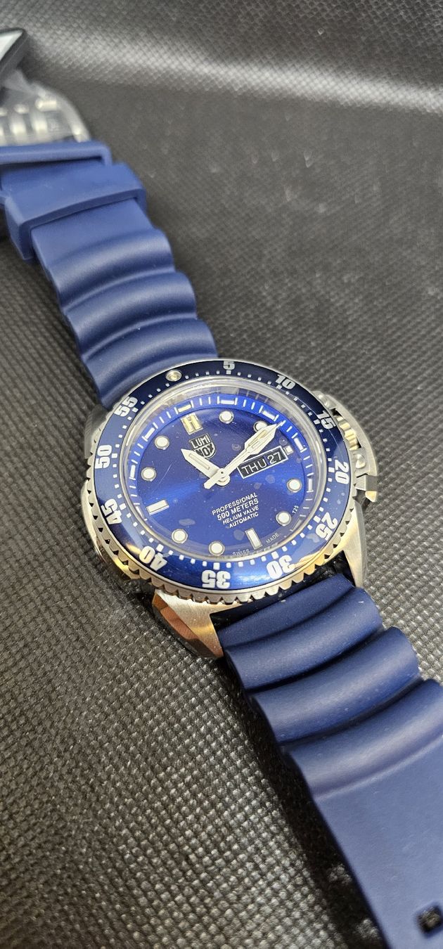 Luminox Orologi: Luminox Automatic Diver 500M Serie 1580 Blau inkl. USB – Nuovo (secondo la descrizione) da Wangen an der Aare venduto da RetroKontor 7