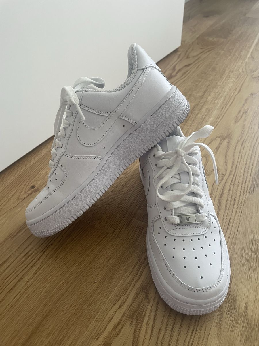 Nike Damenschuhe: Nike Air Force 1  – Gebraucht aus Weinfelden von Lore26 1