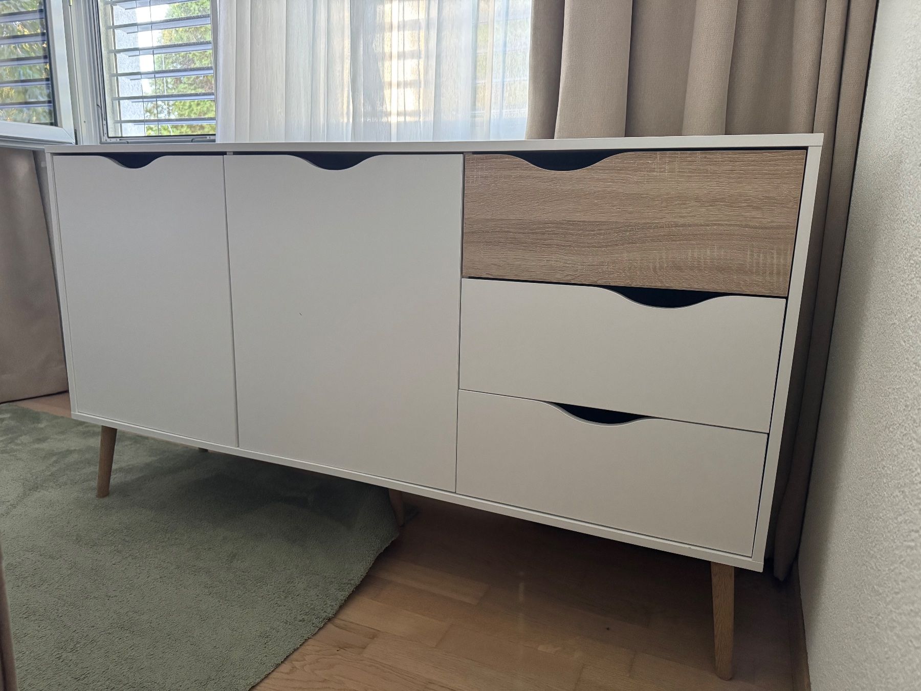 Commodes: Sideboard weiss/Eiche 148 cm, 2 Türen 3 Schubladen – D'occasion à Seuzach par S.Alves21