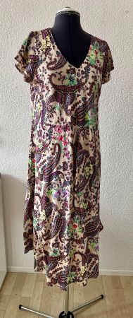 🌸 Langes Sommerkleid mit Blumen & Paisley – Grösse XL