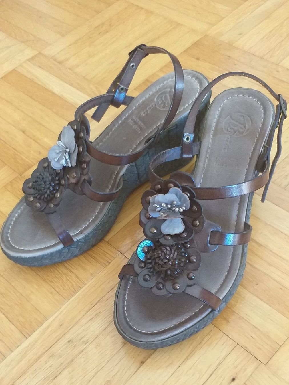 Scarpe da donna: Sandale von Bata – Nuovo (secondo la descrizione) da Zürich venduto da Stonejewelry