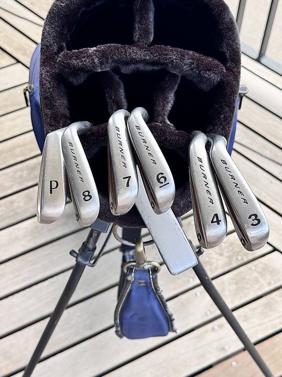 Taylor Made Mazze & Set: TaylorMade LH Eisenset inkl. Callaway Golfbag – Usato da Basel venduto da easydriver23 3