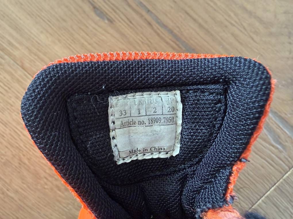 Chaussures garçon: Hallenschuhe von KangaRoos in der Grösse 33 – D'occasion à Otelfingen par che_26d5 3