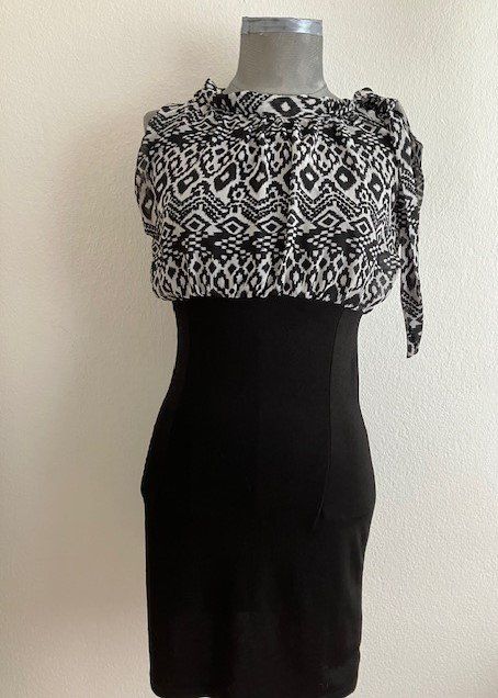Vestiti: Robe CWK T S – Usato da Marin-Epagnier venduto da rchouchouu