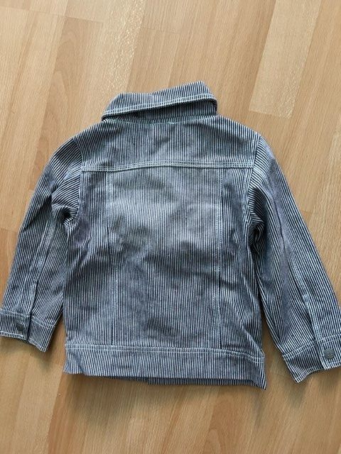 Vestes & Manteaux: Kinder Jacke Gr.98 – D'occasion à Wabern par MagdalenaWabern 1