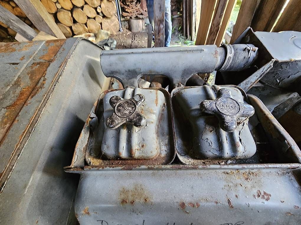 Tutte le macchine: Dieselmotor mit Holzspaltspirale – Usato da Zernez venduto da Cmetaller 3
