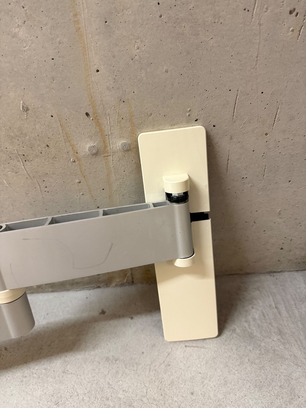 Wandhalterungen: TV Mount – Gebraucht aus Freienbach von Mariadlgg 2