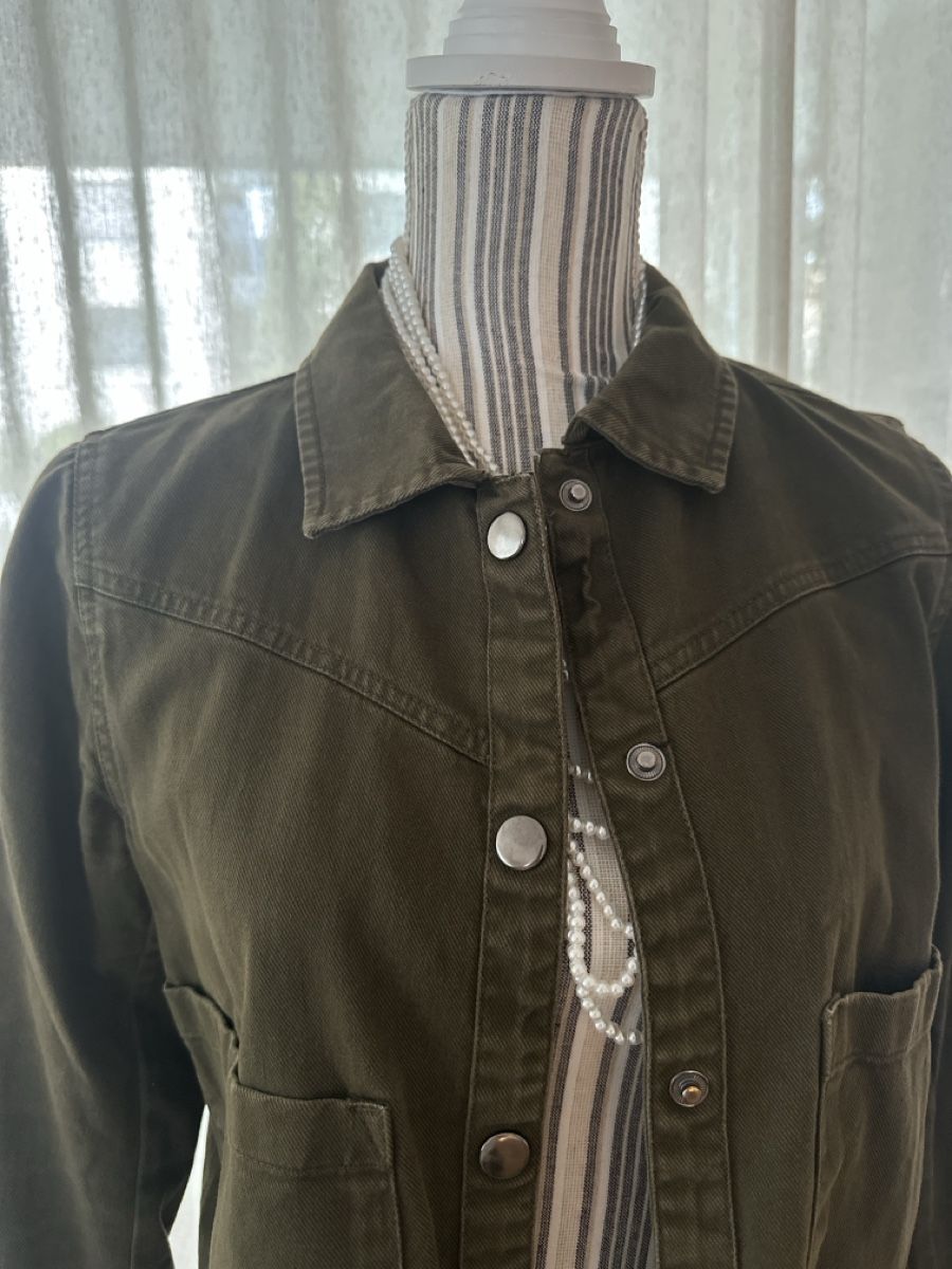 H&M Giacche: Jeansjacke oliv – Usato da Lachen SZ venduto da Leeeeniiii17 1